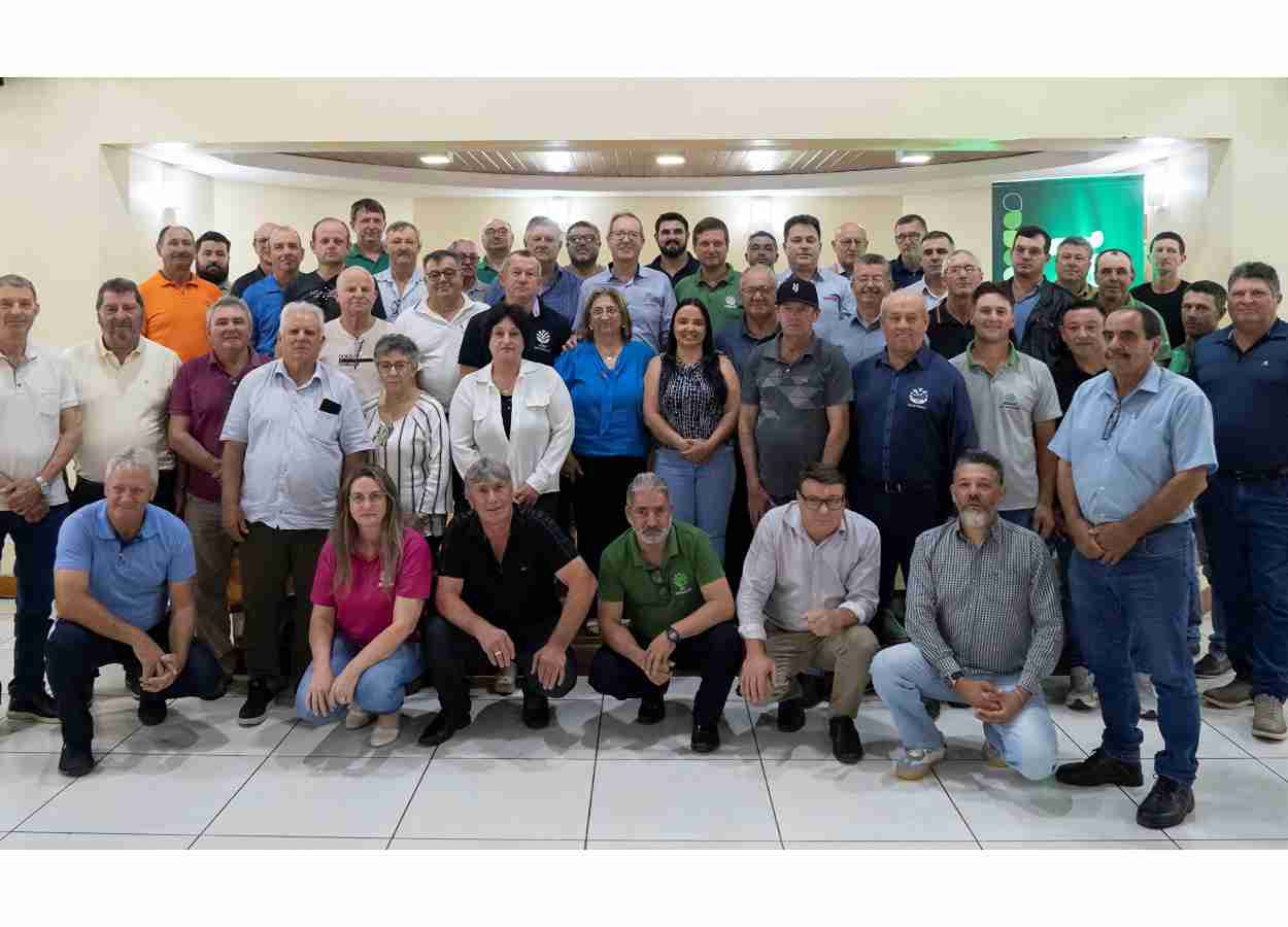 Cooperativa reforça parceria em encontro no Parque da Expodireto