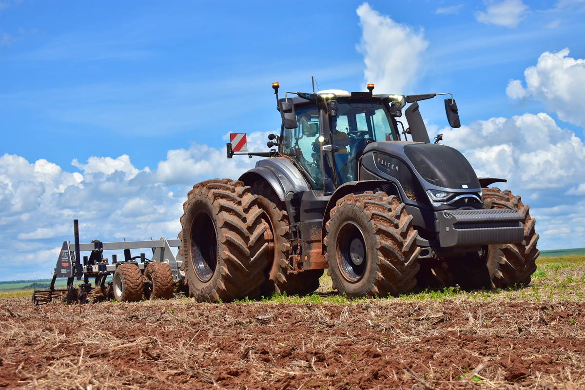 Test drive exclusivo com o trator Valtra S416 da nova Série S6