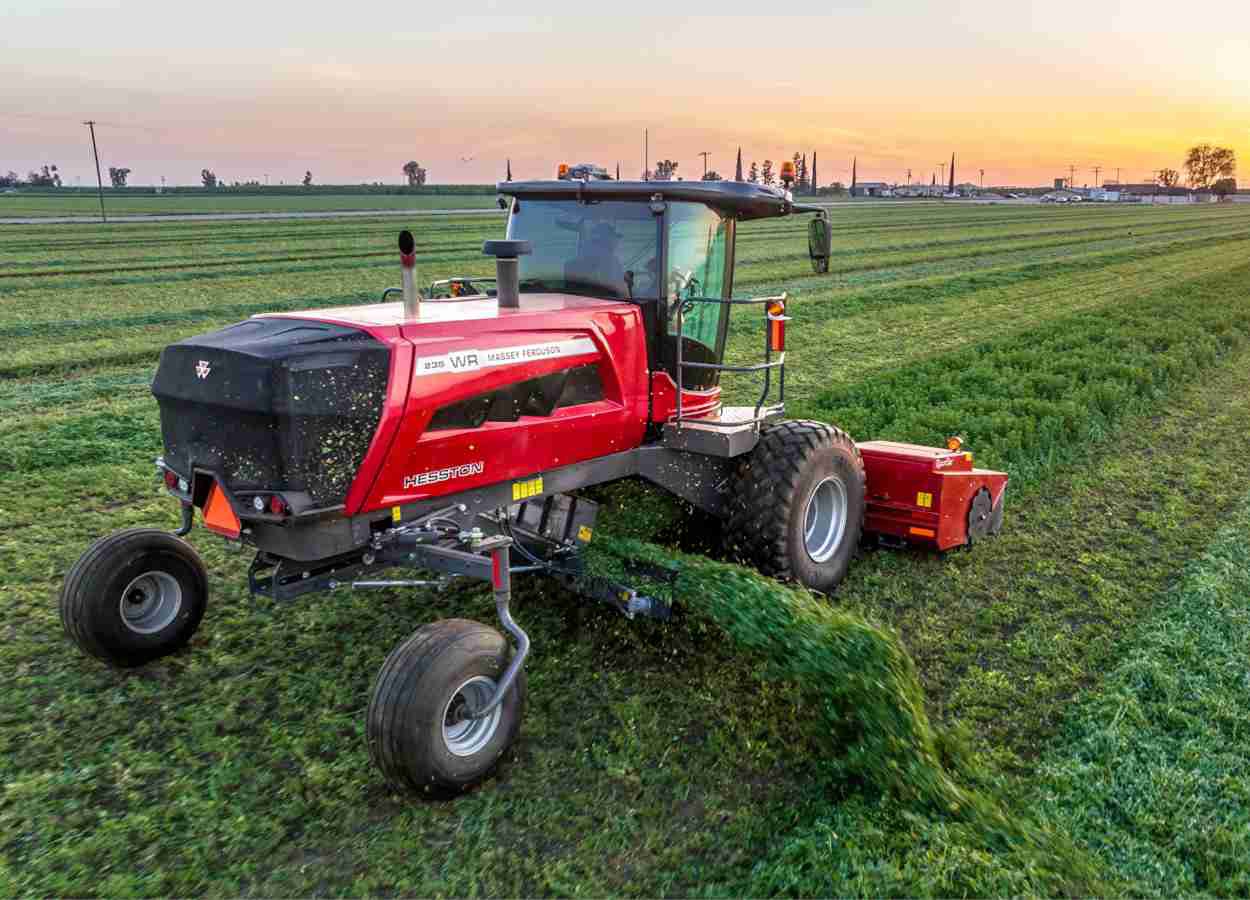 La segadora WR235 de Massey Ferguson llega al mercado argentino.