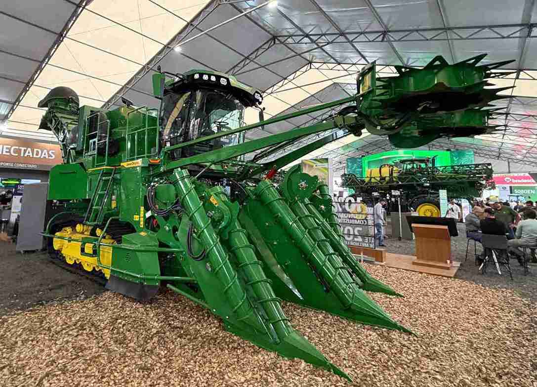 John Deere apresenta colhedoras CH7 e CH9 para cana