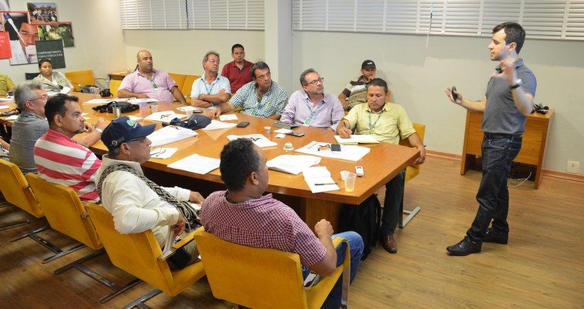 Equipe colombiana visita Fundecitrus e destaca importância do trabalho sobre greening desenvolvido pela instituição