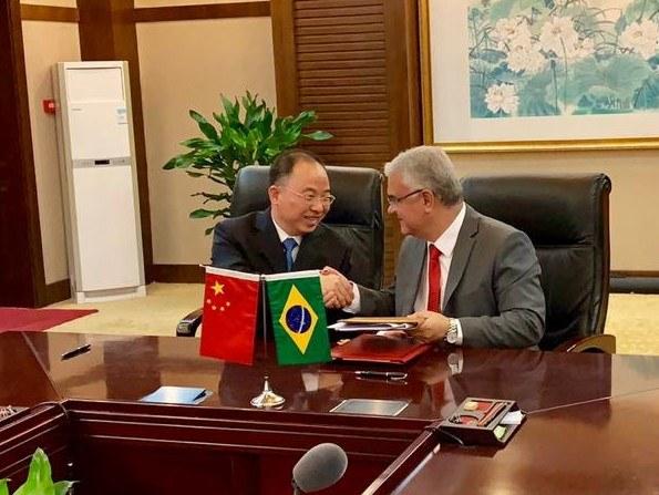 Brasil busca cooperação com China e Japão para desenvolver tecnologia no campo