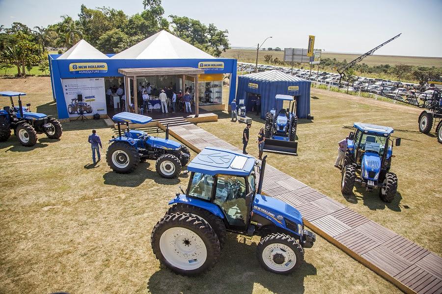 Máquinas versáteis e com tecnologia embarcada atraem produtores na AgroBrasília