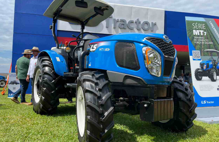 LS Tractor presents the MT7 tractor series at Femagri 2024