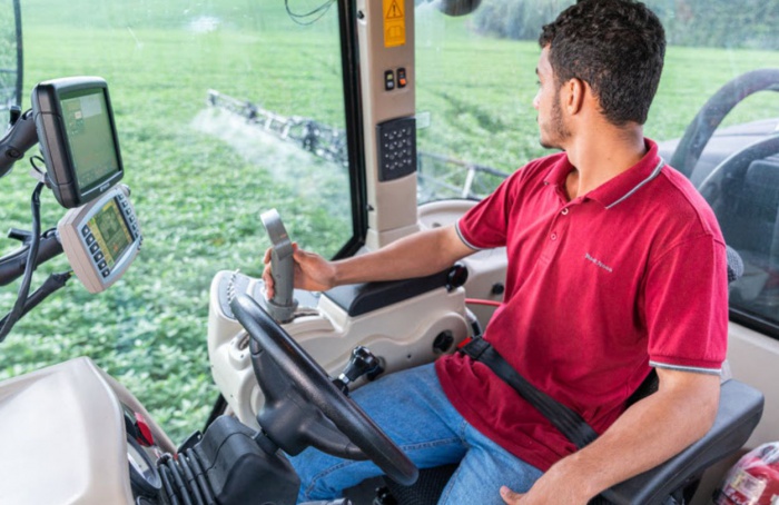 AGCO firma parceria para capacitação técnica de jovens