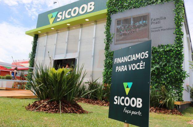 Especial Show Rural: Sicoob leva linha de crédito InvestFeira