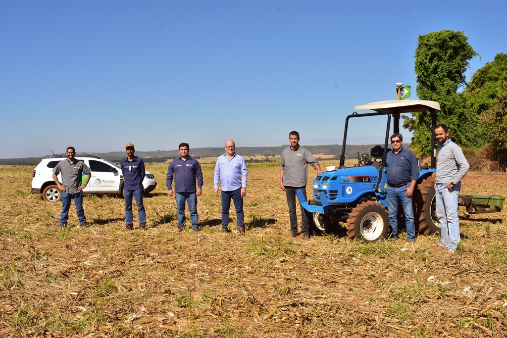  O teste foi realizado com o apoio do representante da LS Tractor e da Prisma Inteligência Agronômica