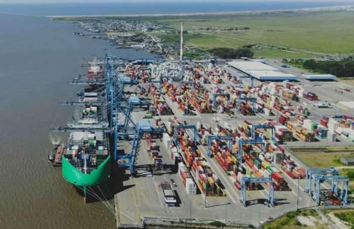 Complexo portuário do Rio Grande (RS) recebeu pela primeira vez navio movido a gás natural