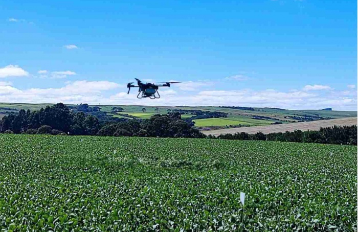 Projeto Fauve testa pulverização com drones para reduzir uso de água