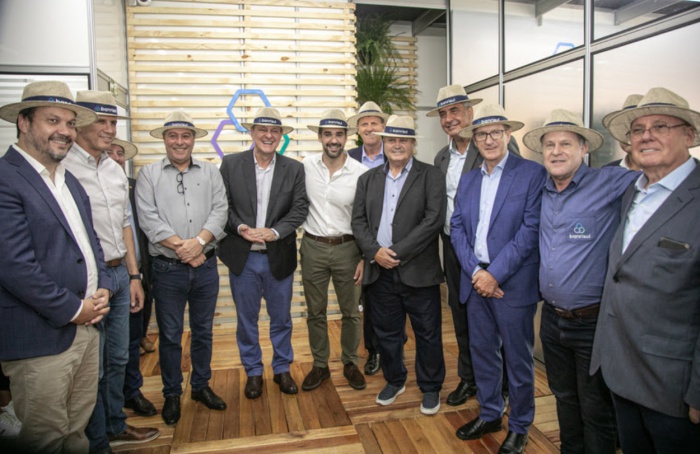 Banrisul and Cotrijal sign an agreement during Expodireto