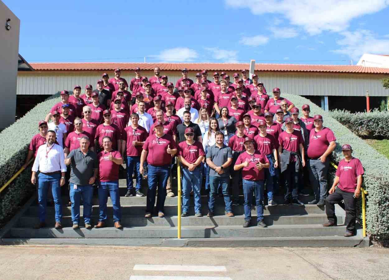Empresa recebeu comitivas de empresas paraguaias para apresentar soluções em preparo de solo, plantio e pulverização