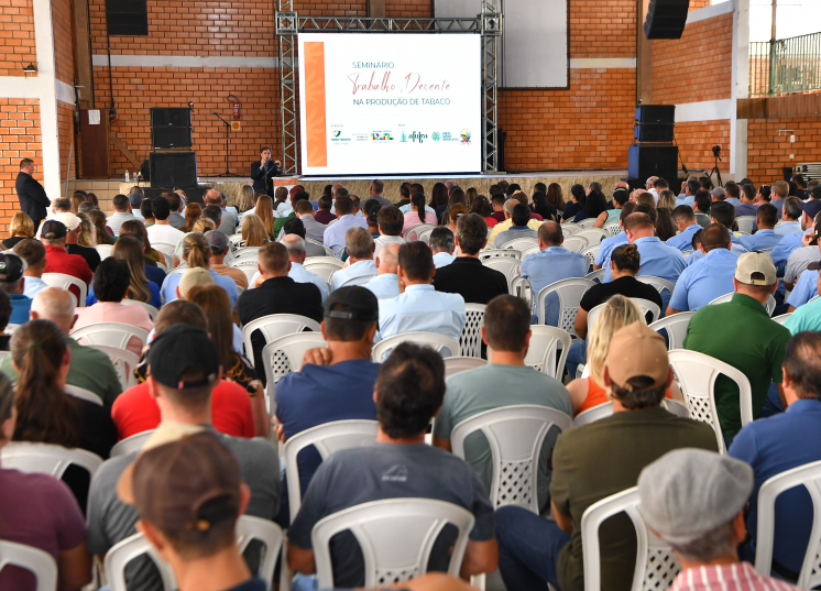 Trabalho decente na produção de tabaco é pauta de encontro em Santa Catarina