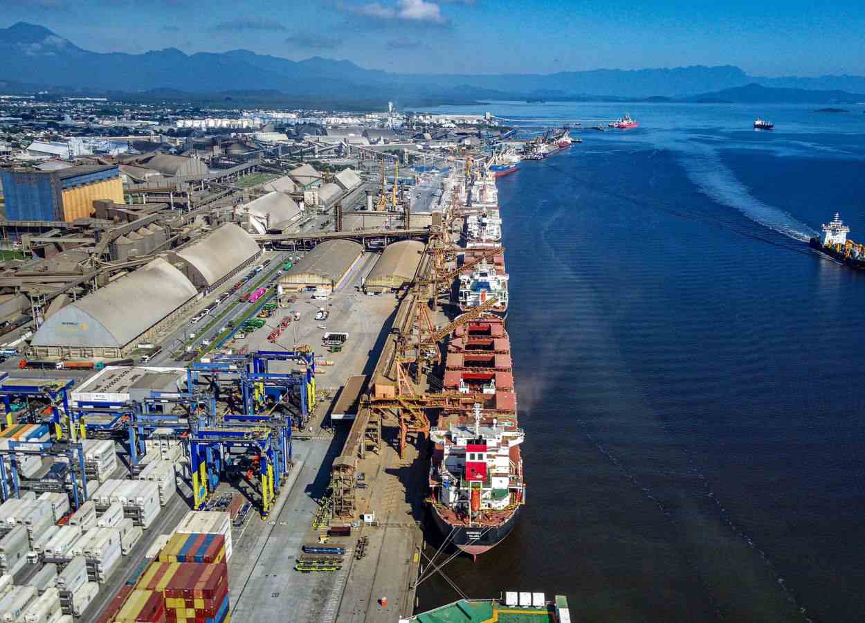 Porto de Paranaguá bate recorde de movimentação em 24 horas: 146 mil toneladas