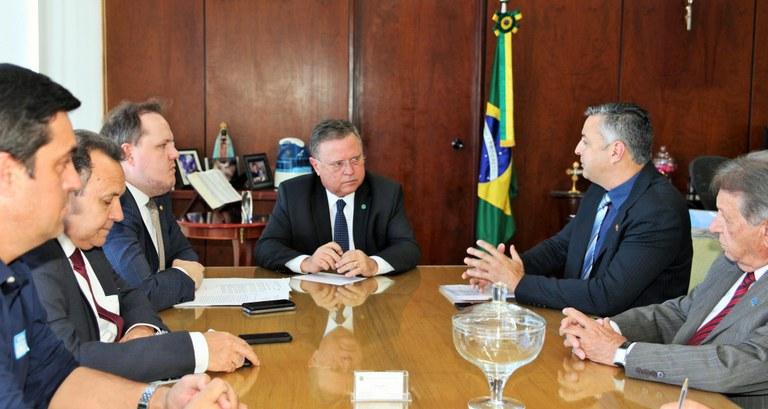 Maggi fará gestão para reduzir custo de energia a produtores de arroz irrigado