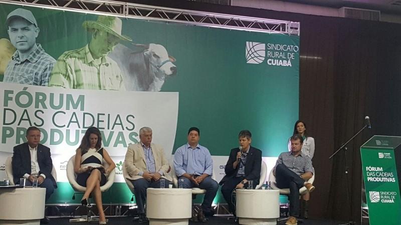 Aprosoja participa de fórum sobre futuro do agronegócio