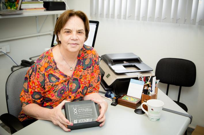Comissão Técnica Nacional de Biossegurança homenageia docentes da ESALQ
