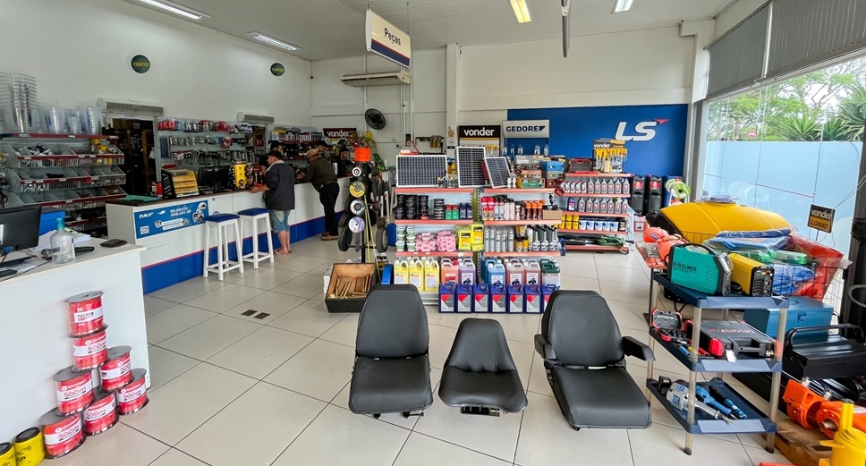 A Casa do Produtor , em Dom Pedrito, além de revenda de máquinas, comercializa diversos produtos para mecânica e agricultura&nbsp;&nbsp;