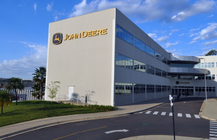 John Deere announces the acquisition of real estate assets in Brazil