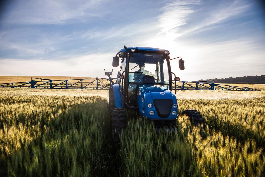 LS Tractor destaca tecnologia embarcada para pequenos e médios tratores
