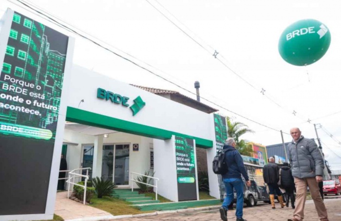 BRDE fecha R$ 523 milhões em negócios na Expointer 2025