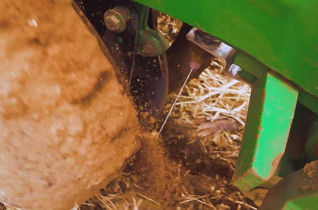Pequeno agricultor passa a ter acesso a tecnologia de aplicação dentro do sulco no plantio