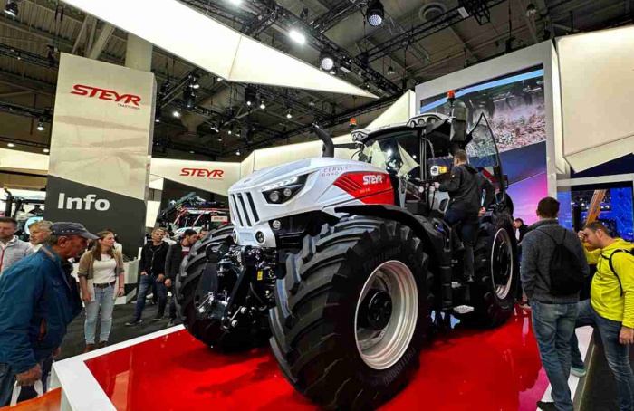 Steyr lança nova linha de tratores Cervus CVT