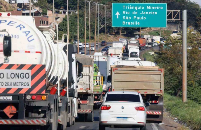 Minas Gerais anuncia adesão a subsídio no diesel