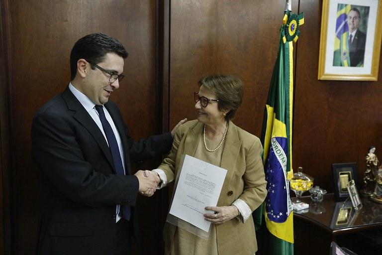 Ministra Tereza Cristina dá posse a novo presidente do Incra