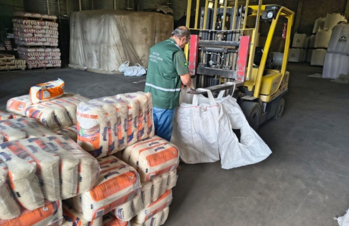 Fiscalização apreende arroz e feijão irregulares em SP