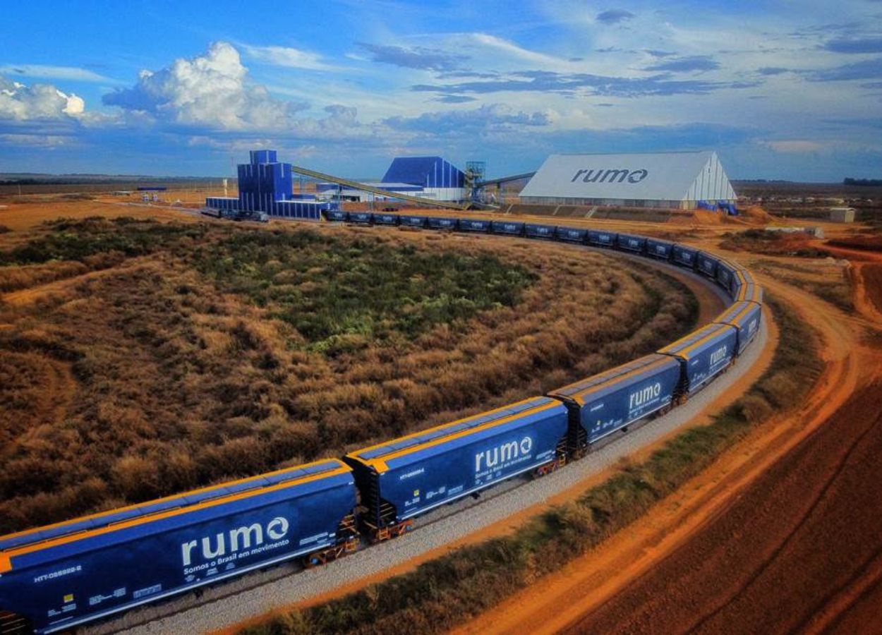 Primeira ferrovia do país implantada sob autorização estadual entrega 162 quilômetros de trilhos e novo terminal