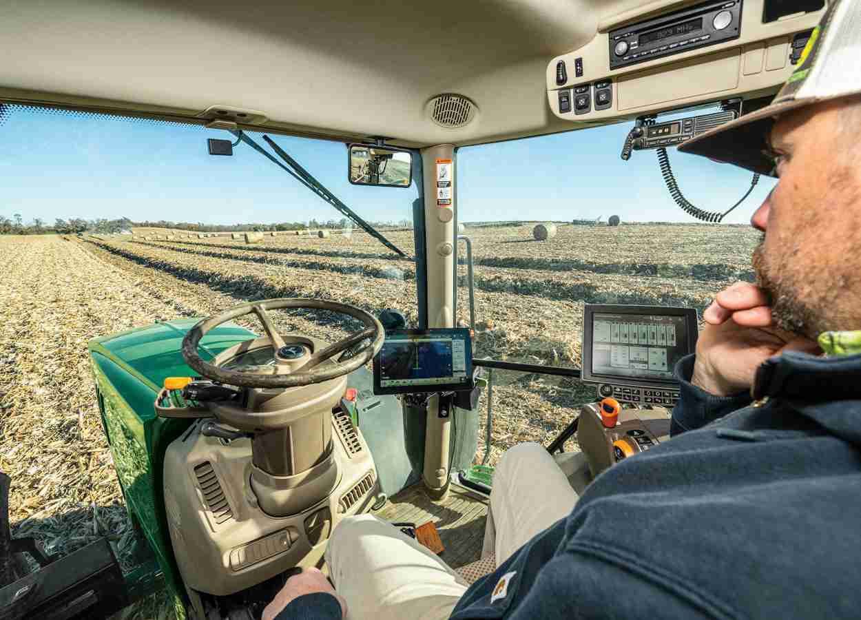 John Deere lança sistema para automatizar enfardamento