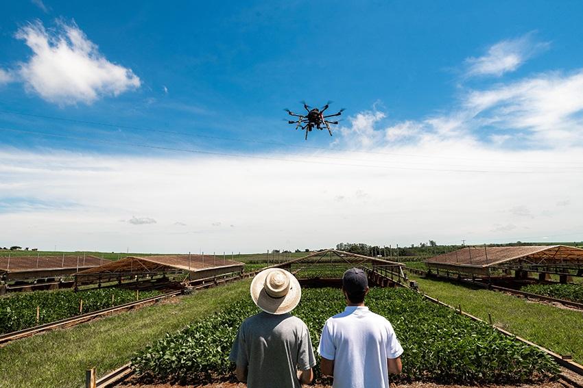 Uso de imagens aéreas na agricultura é destaque em dia de campo