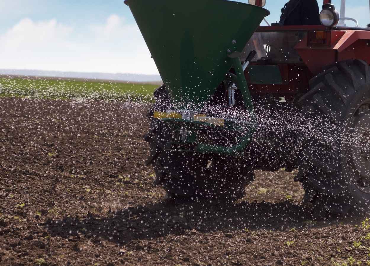 Entregas de fertilizantes caem 22,3% em julho no Brasil
