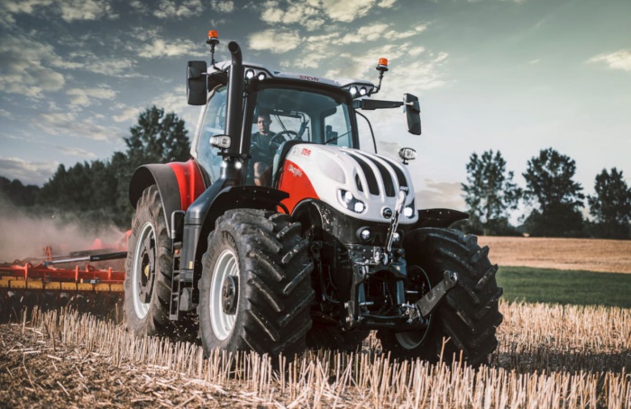 Tratores Steyr Terrus CVT ganham pacotes tecnológicos