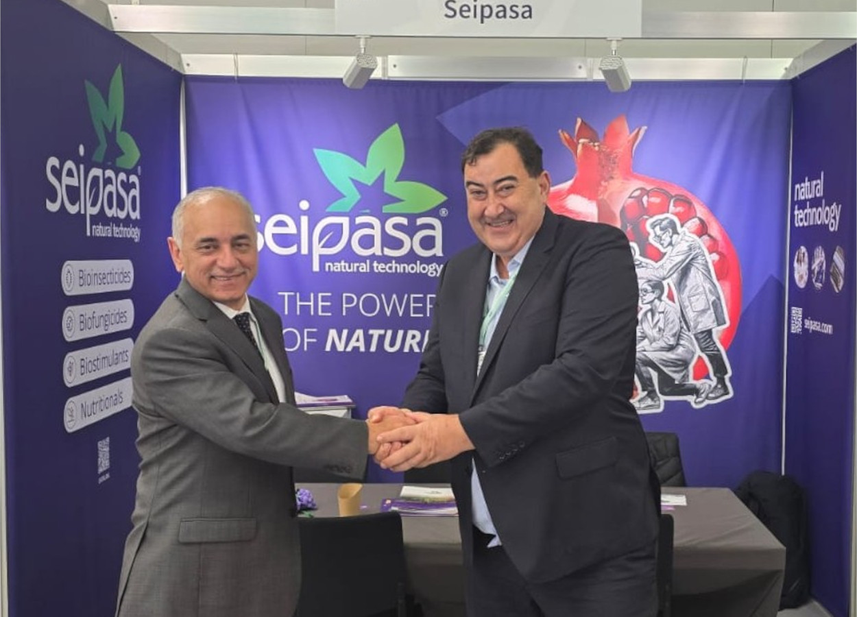 Salman Mir (Valent BioSciences) e Pedro Peleato (Seipasa)