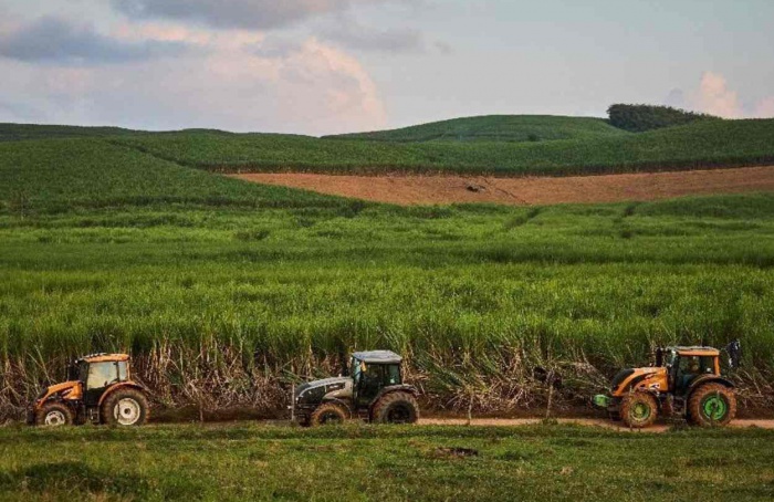 Valtra destaca tratores eficientes para setor sucroenergético