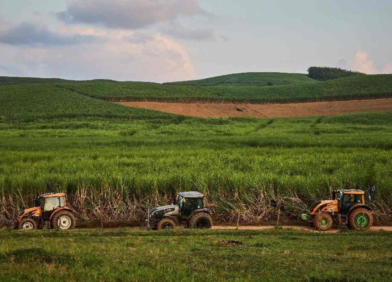 Valtra destaca tratores eficientes para setor sucroenergético