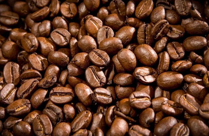 Tarifas dos EUA afetam embarques e preços do café