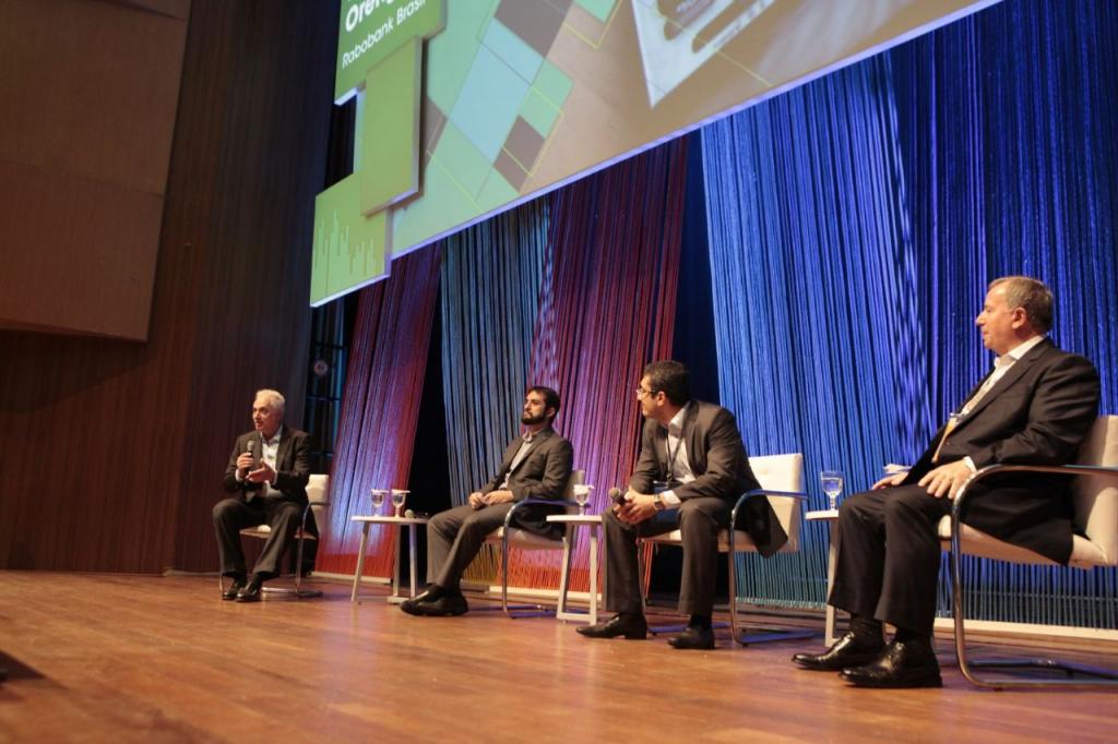 Especialistas debatem impacto da crise   política e econômica no futuro do agronegócio