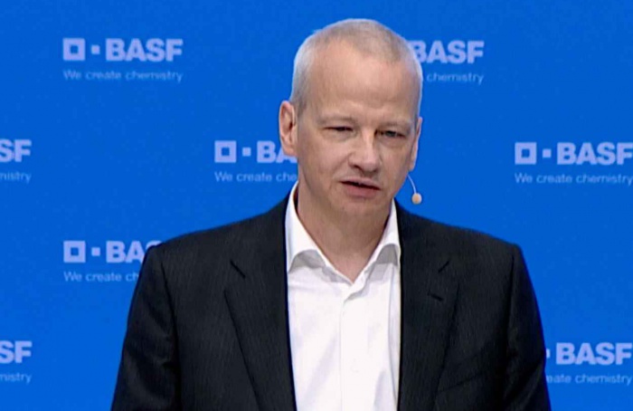 BASF lucra € 1,6 bilhão em 2025