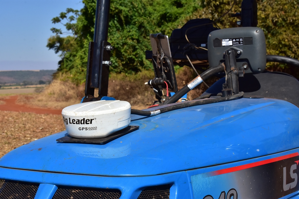 In addition to the conductivity sensor, the tractor is equipped with autopilot and monitors for data collection.