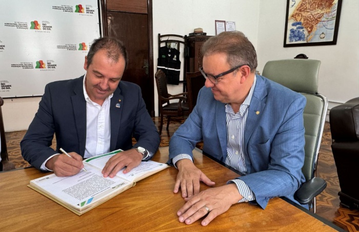 Alexandre Velho toma posse como novo presidente do Irga-RS