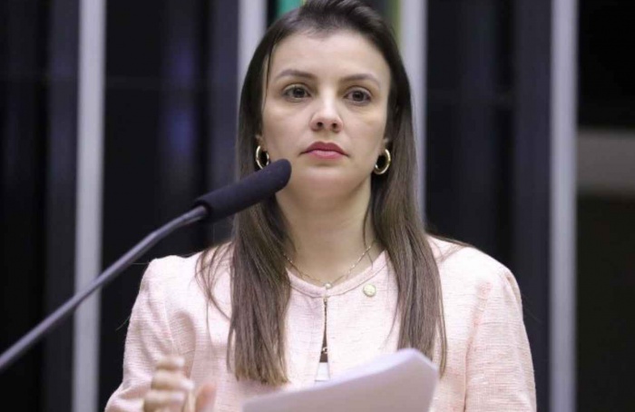 Comissão libera tráfego de trator no acostamento de rodovias