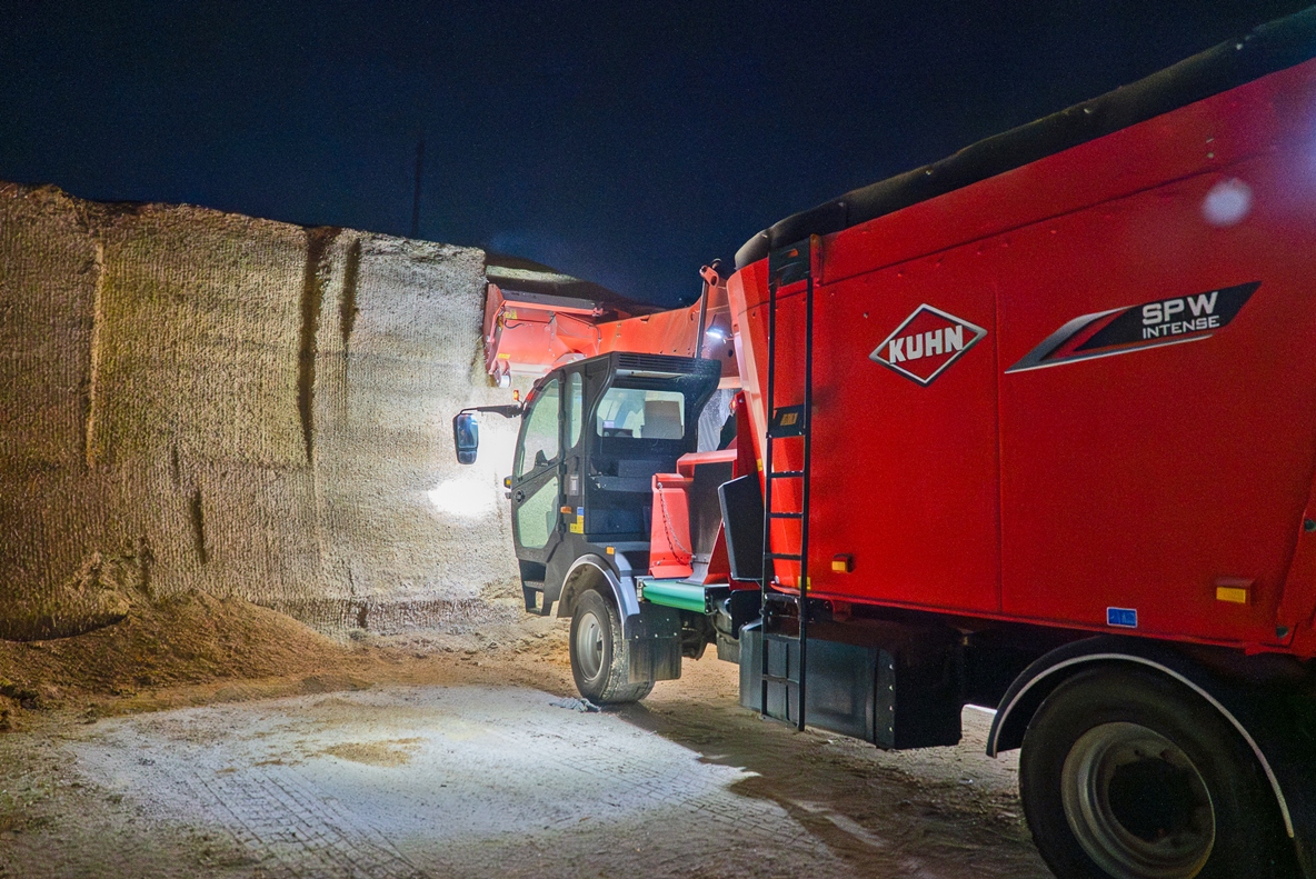 Faróis possibilitam o trabalho noturno