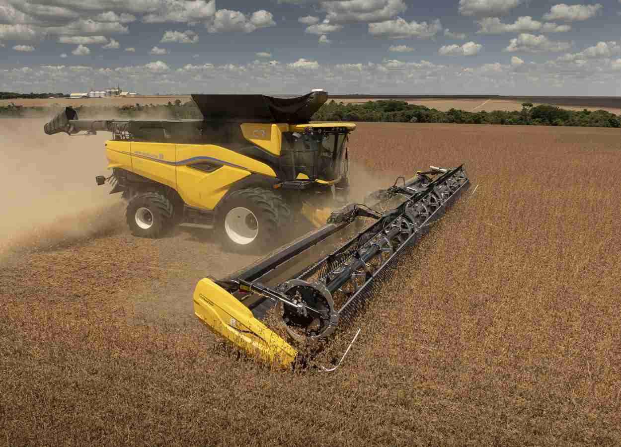 New Holland apresenta colhedora CR11 na Argentina