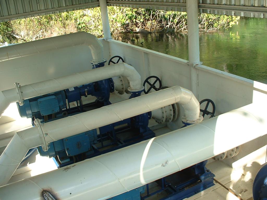 Manutenção em bombas de fluxo na irrigação