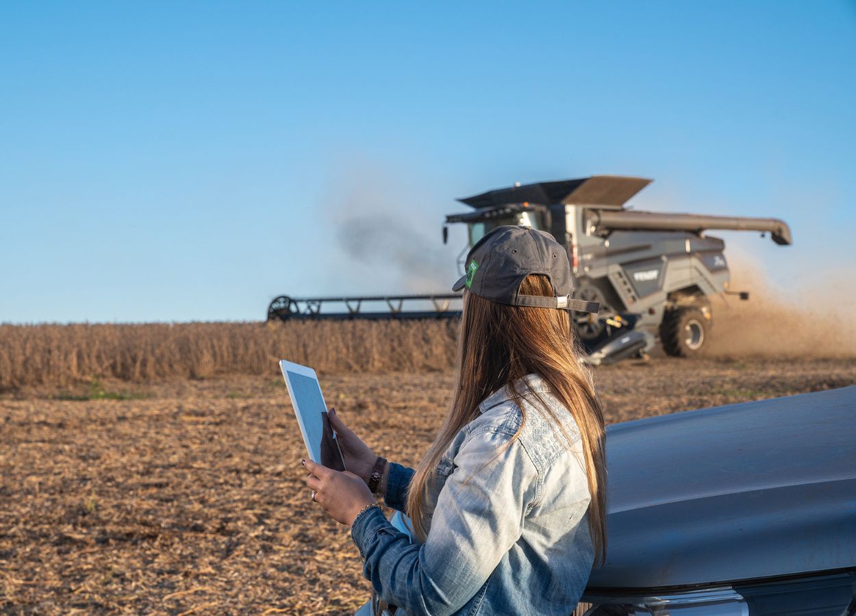 Agro digital ganha espaço com drones, IA e máquinas conectadas