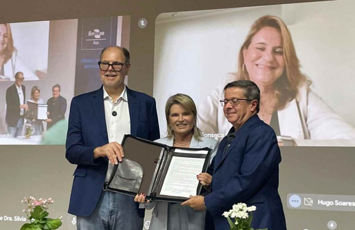 Embrapa e Paraná firmam parceria para investir na cadeia da soja