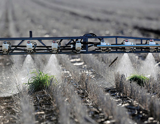 Diferentes tecnologias disponíveis no mercado realizam aplicação localizada de herbicidas