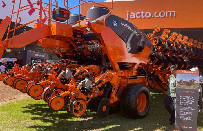 Agrishow 2024: Jacto expande portfólio de máquinas, soluções e serviços agrícolas
